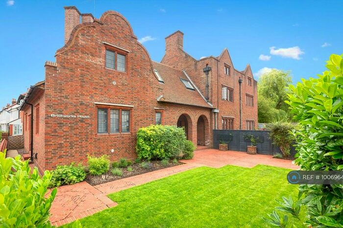 4 Bedroom Semi-Detached House To Rent In Spook Hill, North Holmwood, Dorking, RH5