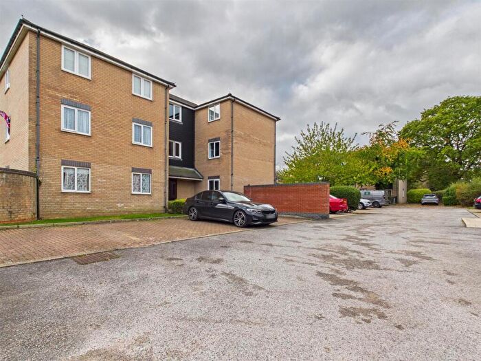 2 Bedroom Flat For Sale In Ranger Walk, Colchester, CO2