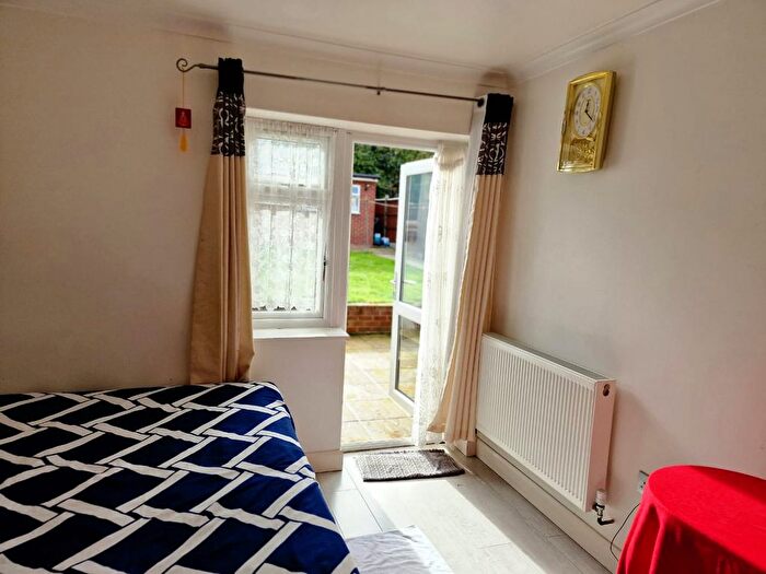 1 Bedroom Studio To Rent In Long Elmes, Harrow, HA3