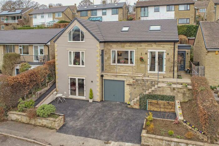 4 Bedroom Detached House For Sale In Ranmoor Lane, Hathersage, Hope Valley, S32