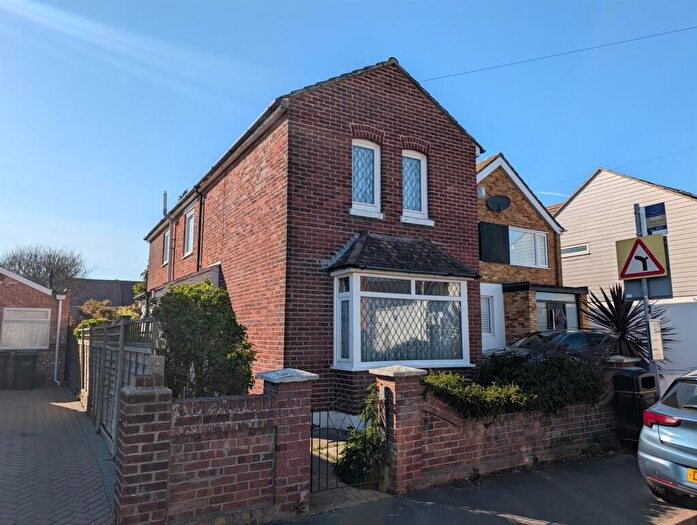 3 Bedroom Detached House For Sale In Grove Road, Hardway, Gosport, PO12