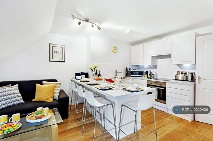 2 Bedroom Flat To Rent In High Street, Knaresborough, HG5