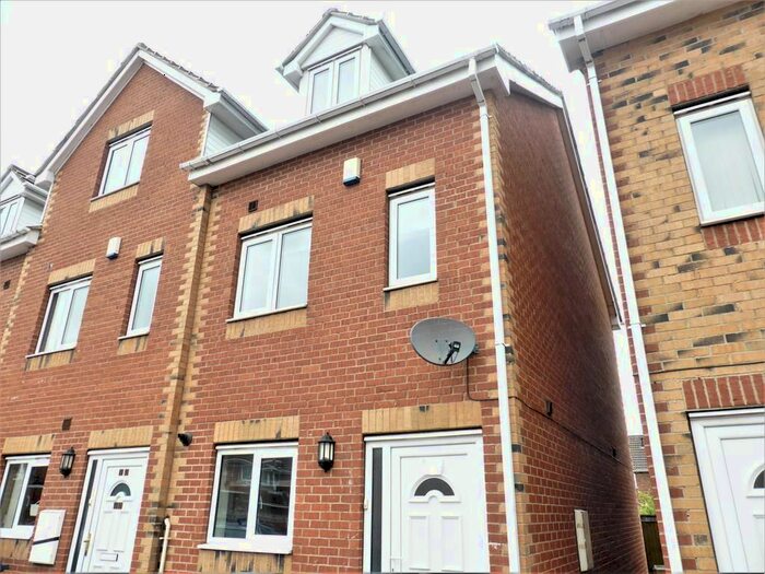 4 Bedroom Terraced House To Rent In Halfway Close, Goldthorpe, Rotherham, S63