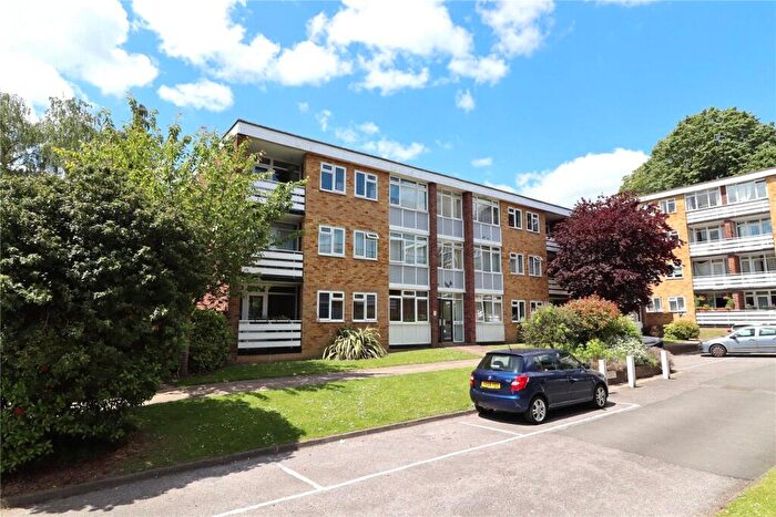 2 Bedroom Flat For Sale In Radstone Court, Woking, Surrey, GU22