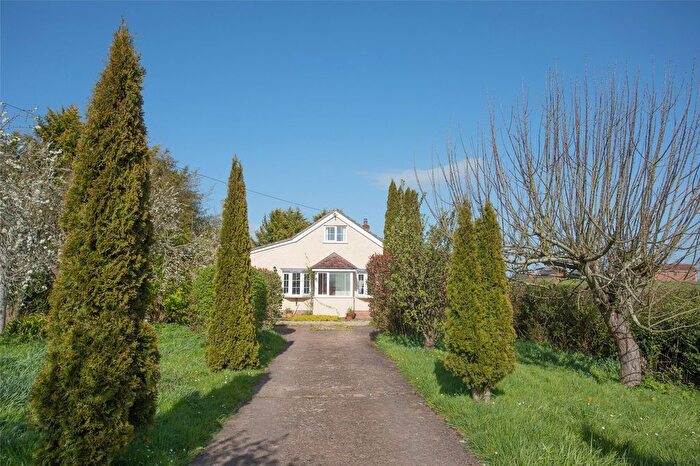 4 Bedroom Equestrian For Sale In West Yeo Lane, Burrowbridge, Bridgwater, Somerset, TA7