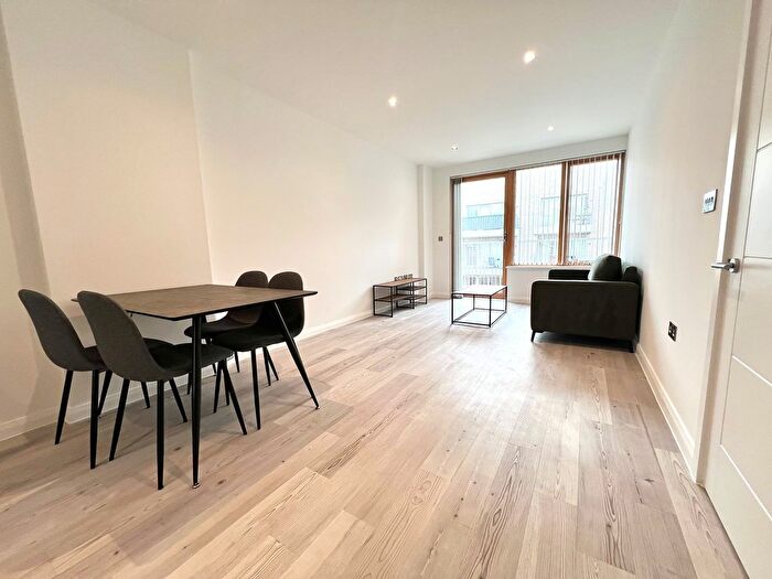 1 Bedroom Flat To Rent In Frogley Park, Barking, IG11
