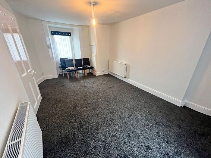 2 Bedroom Flat To Rent In Fore Street, Liskeard, PL14