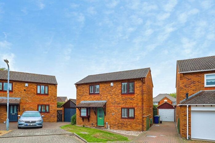 3 Bedroom Detached House For Sale In The Willows, Kemsley, Sittingbourne, Kent, ME10