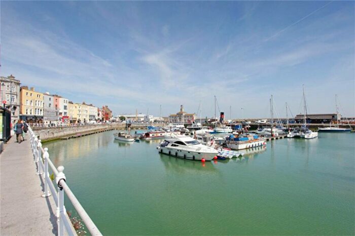 2 Bedroom Flat To Rent In Harbour Parade, Ramsgate, CT11