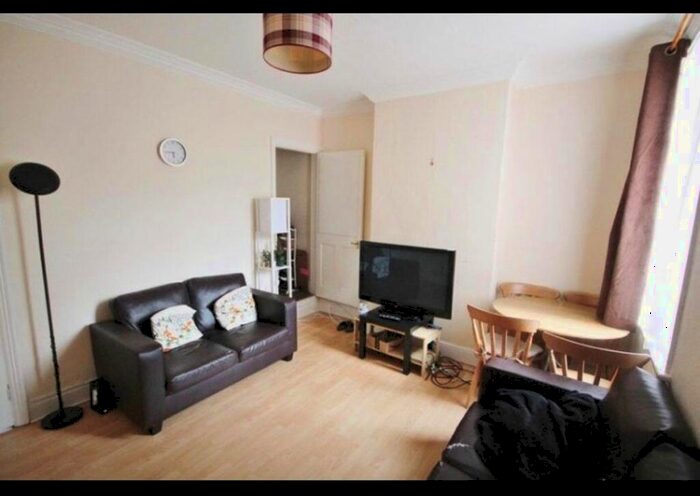 4 Bedroom Terraced House To Rent In Harrow Road, Leicester, LE3