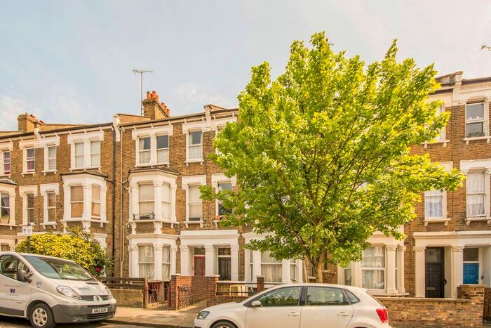 3 Bedroom Flat To Rent In Portnall Road, Maida Hill, London, W9