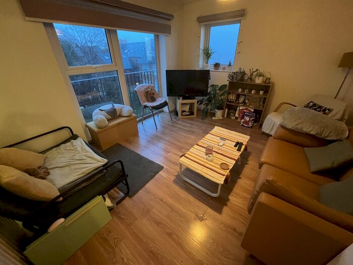 2 Bedroom Flat To Rent In Bed – Mitford Road, Withington, M14