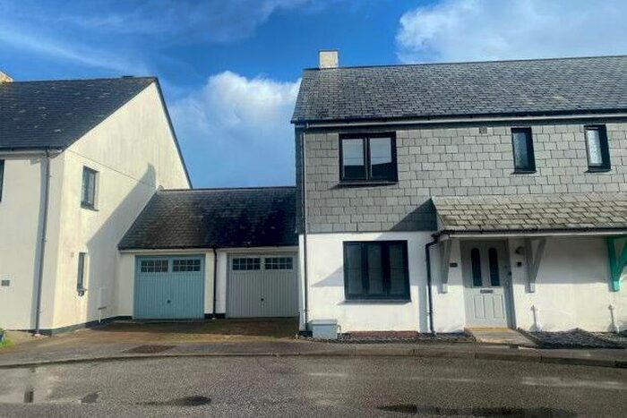 4 Bedroom Property To Rent In Andrewartha Road, Penryn, TR10