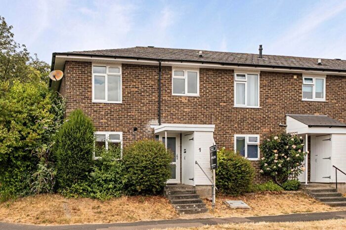 3 Bedroom End Of Terrace House For Sale In Chaundler Road, Winchester, SO23