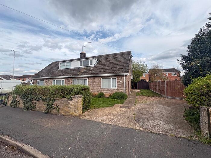 3 Bedroom Semi-Detached House For Sale In Saxon Road, Whittlesy, PE7