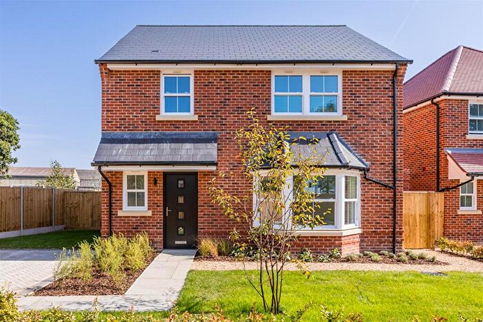 4 Bedroom Detached House To Rent In Kings Farm Lane, Hordle, SO41