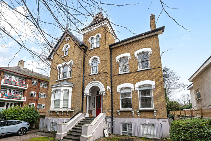 3 Bedroom Apartment For Sale In Wickham Road, London, SE4