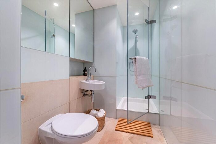 2 Bedroom Apartment To Rent In Oval Road, Camden, NW1