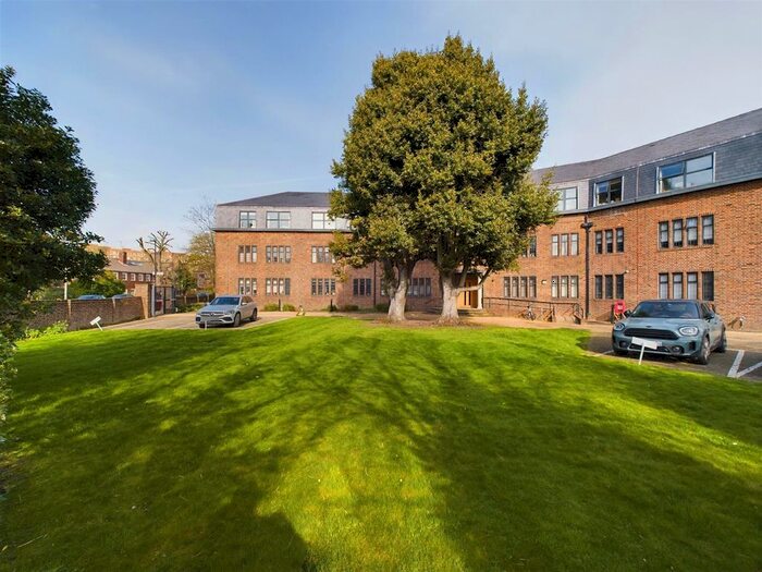 1 Bedroom Flat To Rent In Abbeville Road, London, SW4