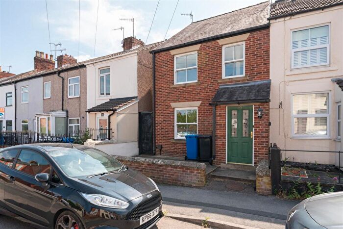 3 Bedroom End Of Terrace House To Rent In Spencer Street, Chesterfield, S40