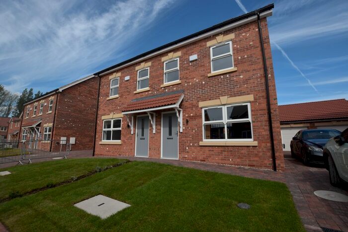 3 Bedroom Semi-Detached House To Rent In Appledore Crescent, Scunthorpe, DN17