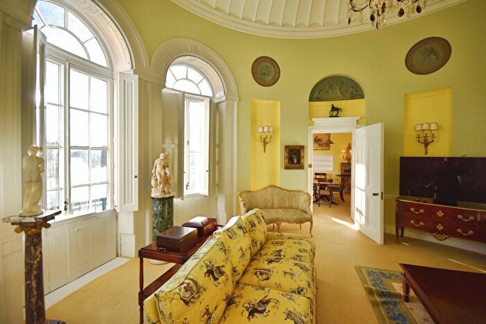 2 Bedroom Detached House To Rent In Park Road, Isleworth, Brentford, London, TW7