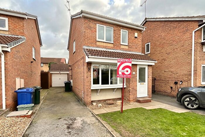 3 Bedroom Detached House For Sale In Wheatfield Drive, Tickhill, Doncaster, South Yorkshire, DN11