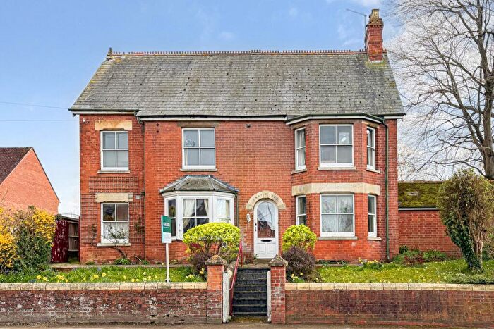 4 Bedroom Detached House For Sale In Charlton Road, Wantage, OX12