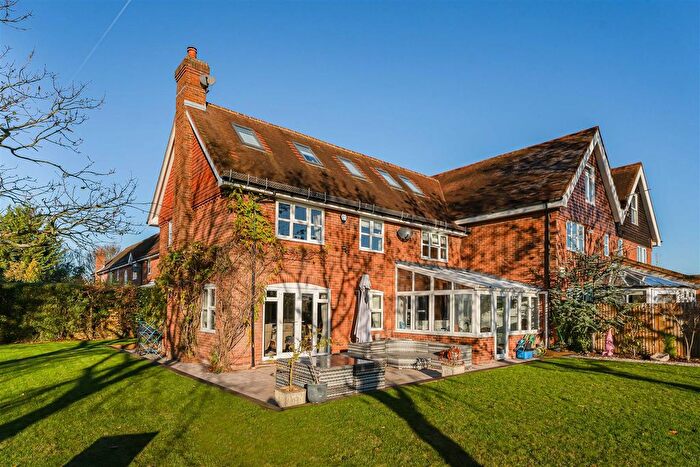 5 Bedroom Terraced House For Sale In Common Lane, Radlett, WD7