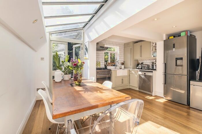 4 Bedroom Flat To Rent In Abercrombie Street, London, SW11