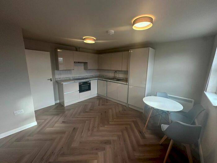 2 Bedroom Flat To Rent In High Road, London, N22