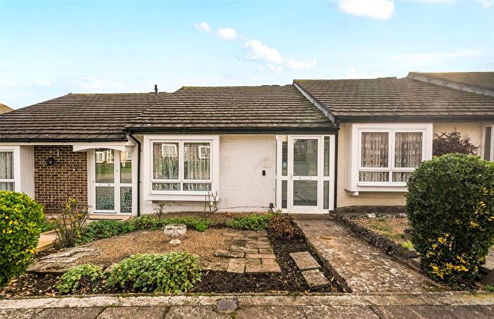 2 Bedroom Bungalow For Sale In Southwood Close, Worcester Park, KT4