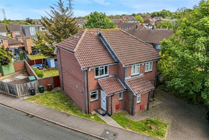 2 Bedroom Semi-Detached House To Rent In Barnwell Road, Dartford, DA1
