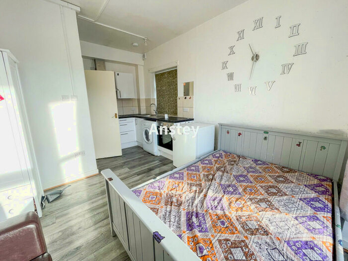 Studio To Rent In Waterloo Road, Southampton, SO15