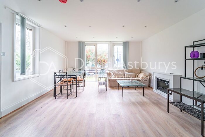 4 Bedroom End Terrace House To Rent In Garlinge Road, Kilburn, London, NW2