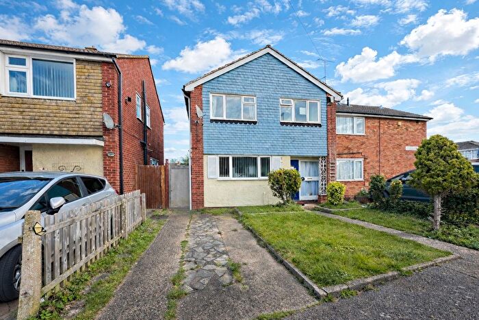 3 Bedroom Detached House To Rent In Percheron Drive, Luton, Bedfordshire, LU4