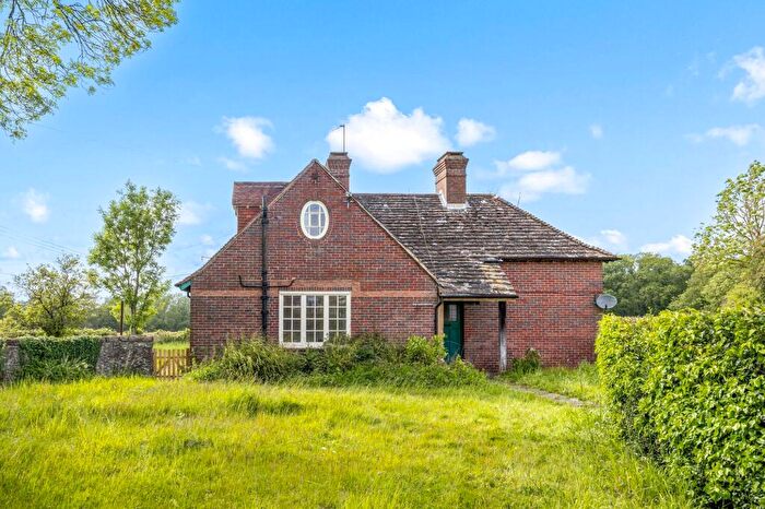 3 Bedroom Detached House For Sale In Ingfield Manor Drive, Five Oaks, RH14