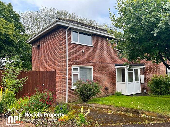 3 Bedroom Semi-Detached House To Rent In Walcot Close, Norwich, NR5