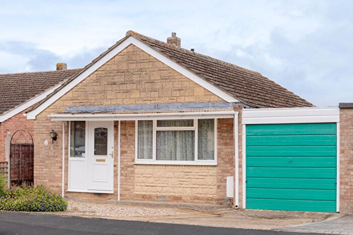 2 Bedroom Detached Bungalow For Sale In Copthorne Road, Kidlington, OX5