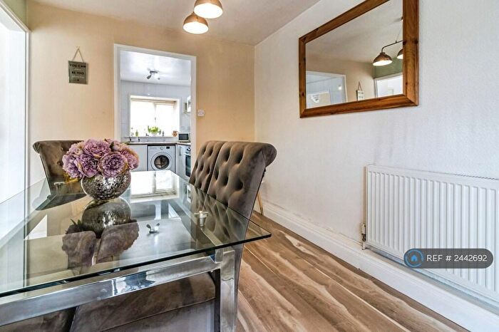 2 Bedroom Terraced House To Rent In Mccready Drive, Salford, M5