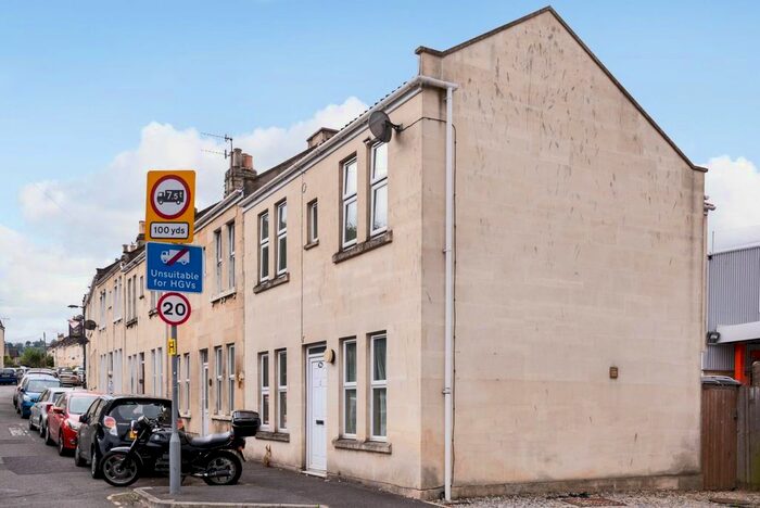 4 Bedroom End Of Terrace House To Rent In Brook Road, Bath, BA2