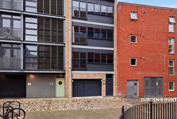5 Bedroom Terraced House For Sale In Coytes Gardens, Ipswich, IP1