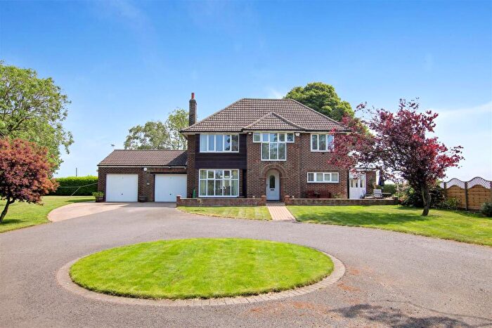 4 Bedroom Detached House For Sale In . Acres - Horncastle Road, Caistor, Market Rasen, LN7