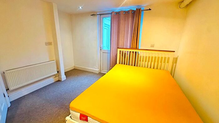 2 Bedroom Flat To Rent In West Street, Bedminster, Bristol, BS3