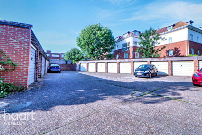 2 Bedroom Maisonette For Sale In Harrow Road, Wembley, HA0