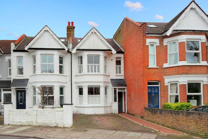 4 Bedroom Property To Rent In St. Kilda Road, London, W13