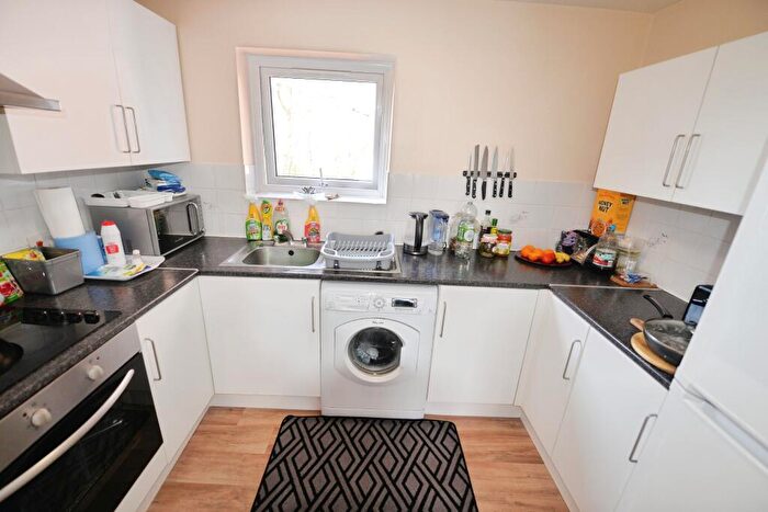 1 Bedroom Flat To Rent In Cobbet Road, Southampton, SO18