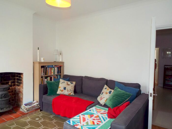 3 Bedroom Terraced House To Rent In Havelock Road, Wokingham, RG41