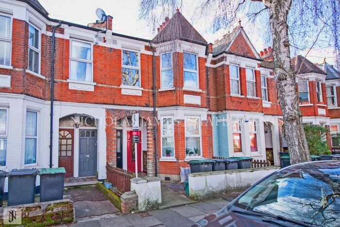 2 Bedroom Flat To Rent In Lyndhurst Road, Wood Green, London, N22