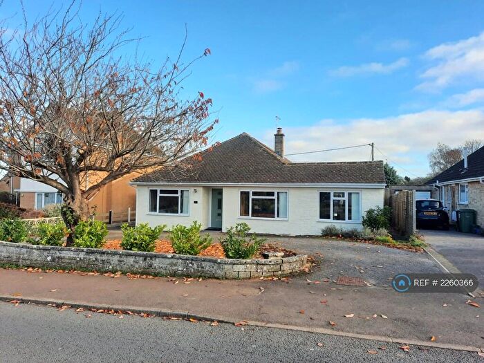 3 Bedroom Bungalow To Rent In Fernham Road, Faringdon, SN7